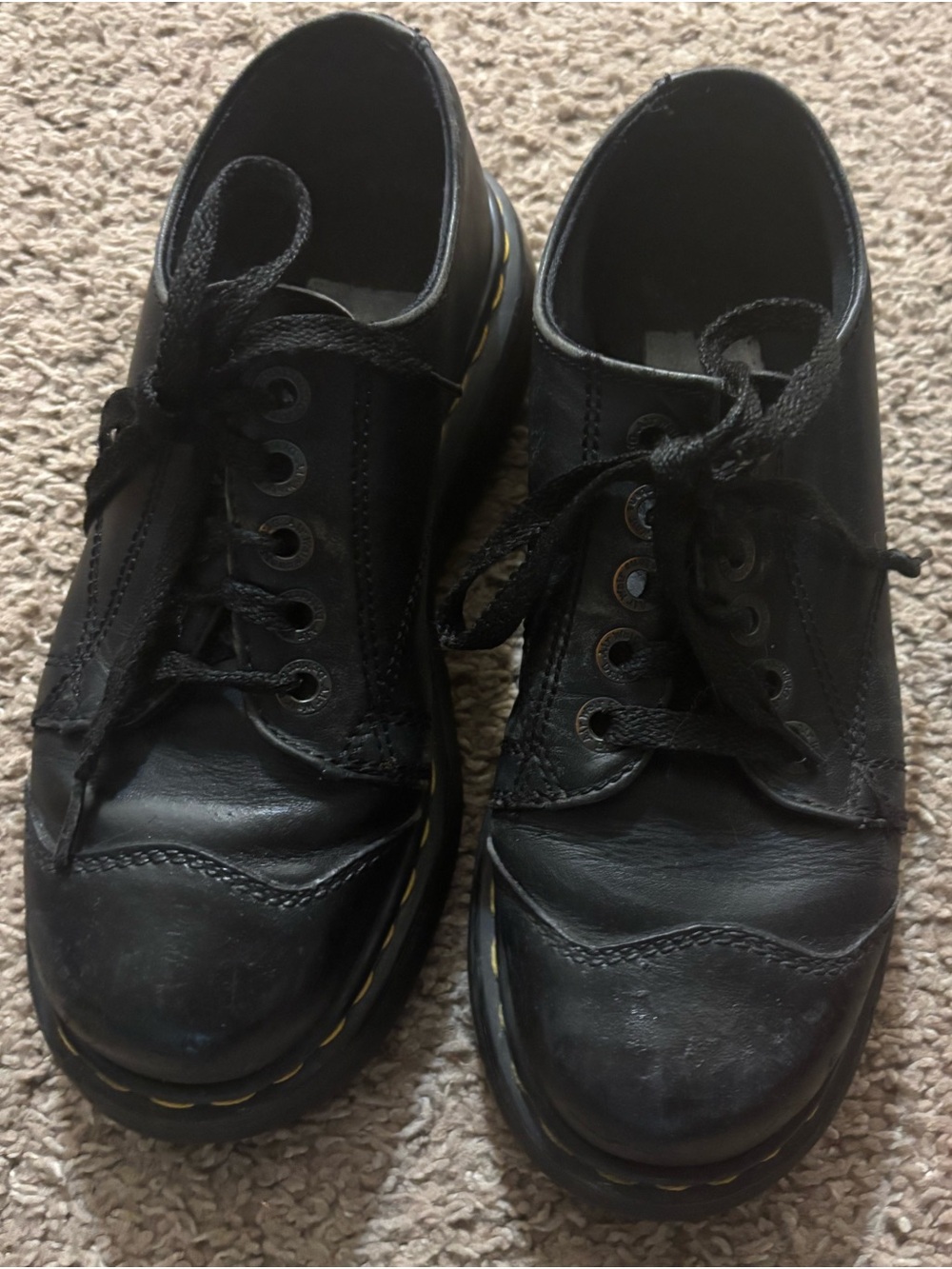 Dr Martens Woman’s 5 Vintage Black No Slip Lace Up Shoes Yellow Stitch